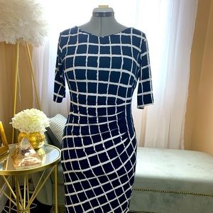 Navy blue/white form fitting dress.